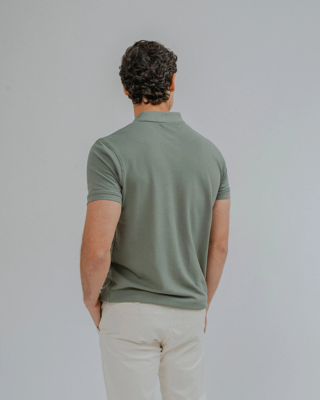 Polo básico de corte regular Verde