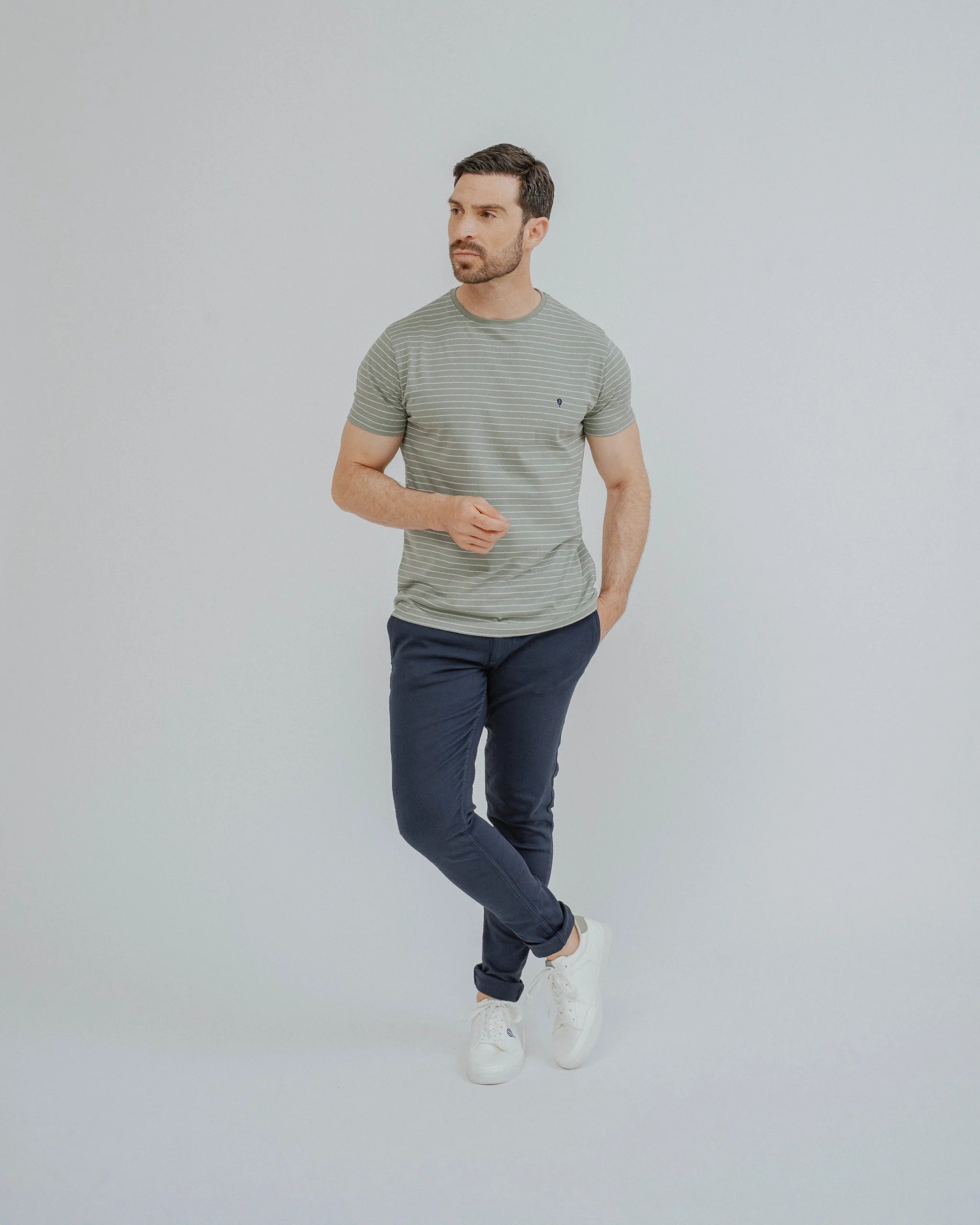 T-Shirt Verde com Riscas