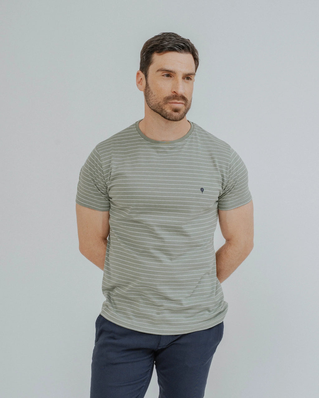 T-Shirt Verde com Riscas