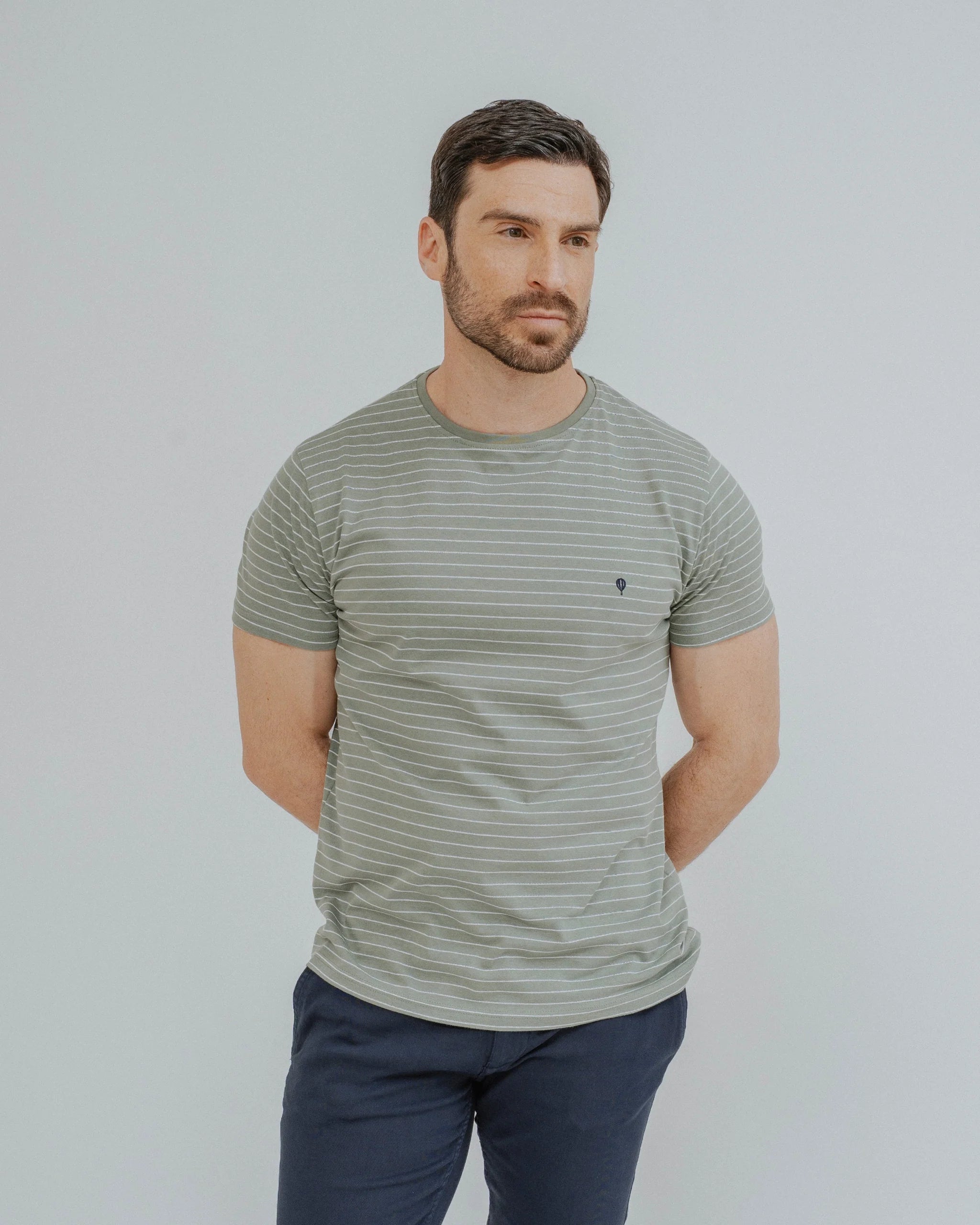 T-Shirt Verde com Riscas