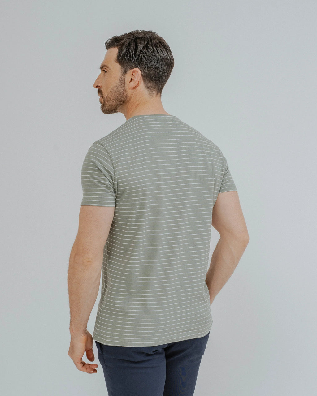 T-Shirt Verde com Riscas