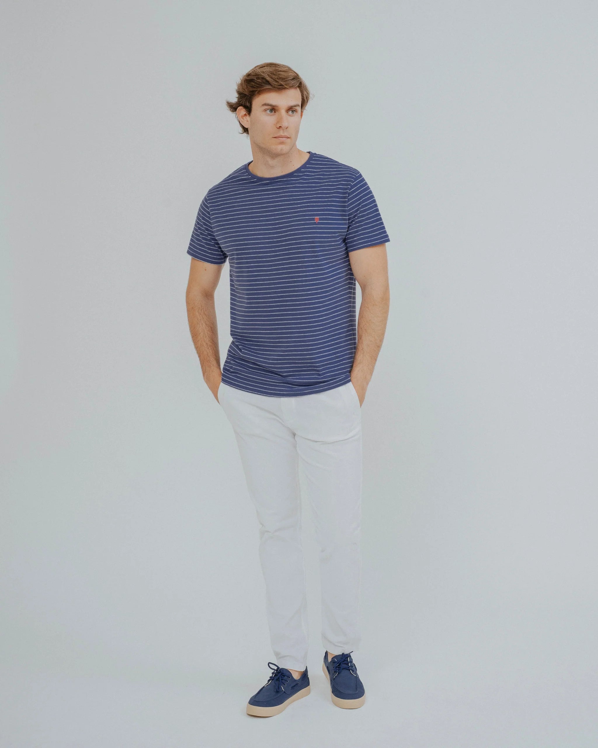 T-Shirt Azul com Riscas