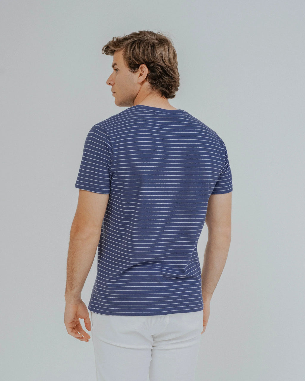 T-Shirt Azul com Riscas
