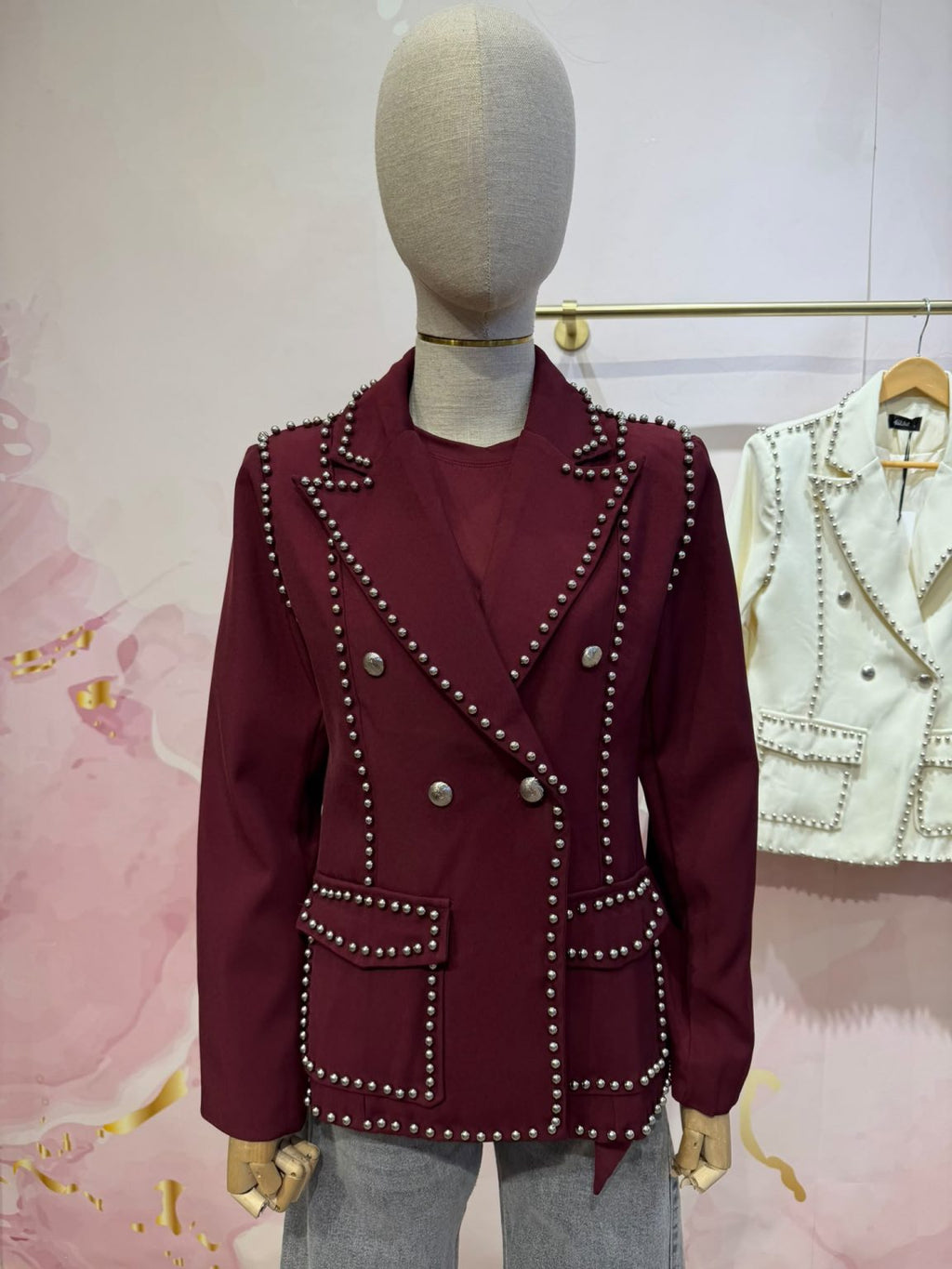 Blazer Estruturado com Tachas e Ombreiras