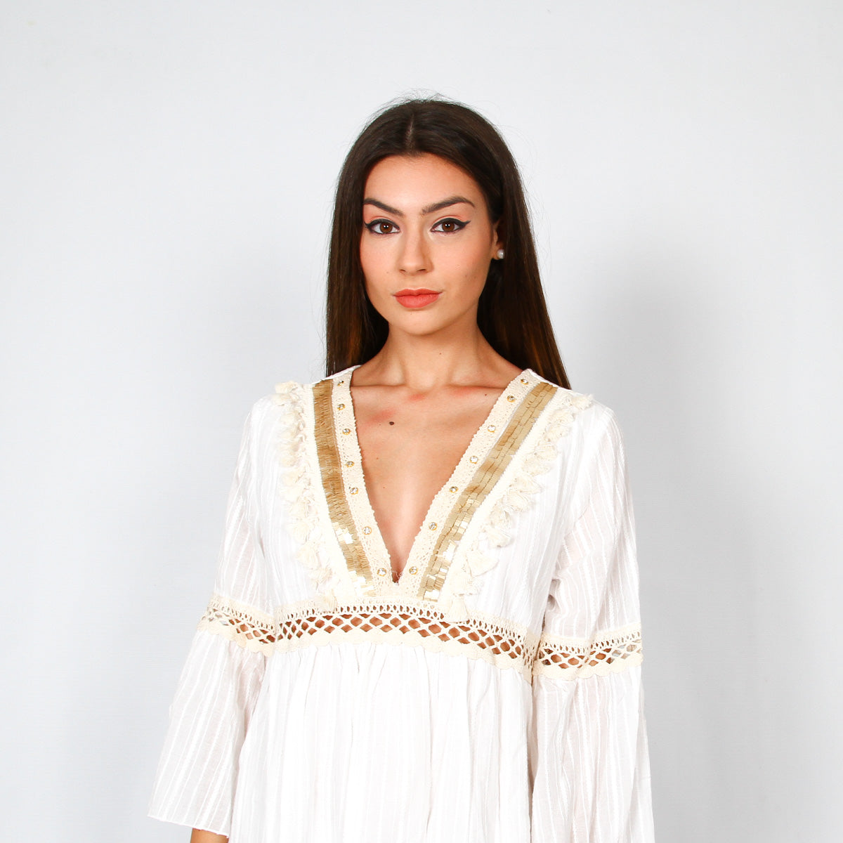 Blusa comprida com aplicações douradas, estilo Ibiza
