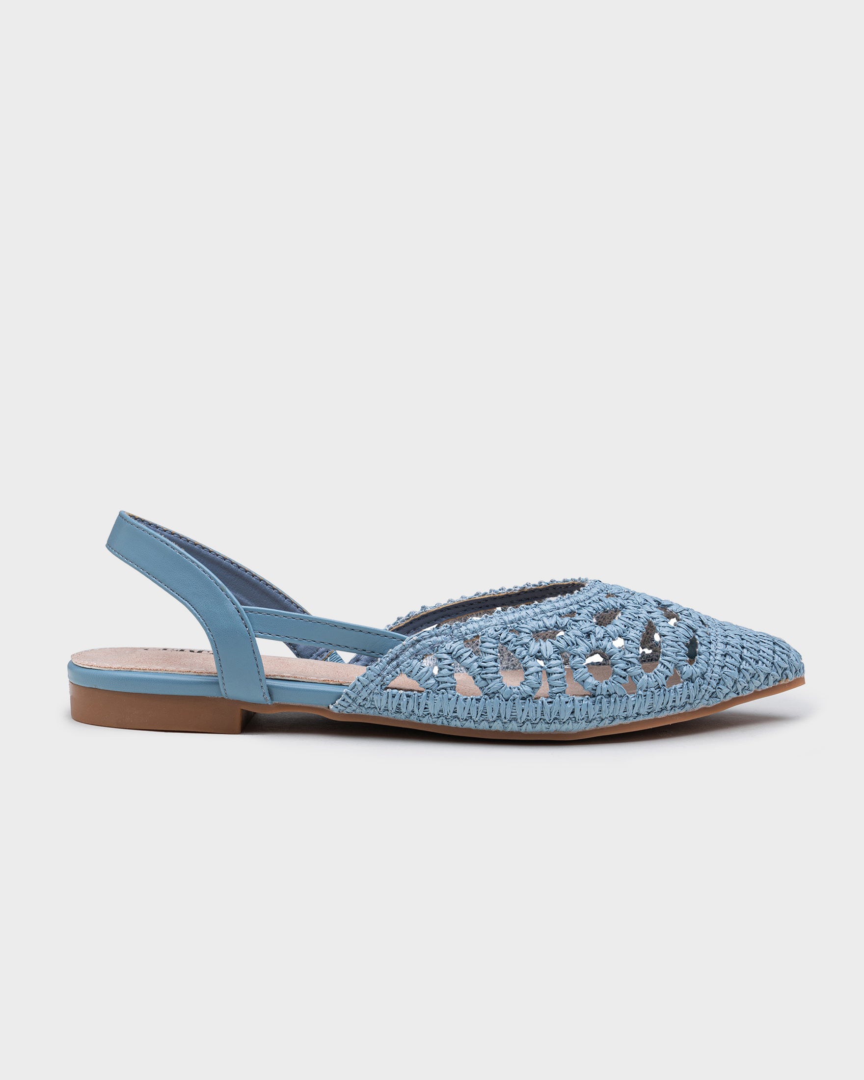 Sapatos baixos com bico trançado e design sem calcanhar