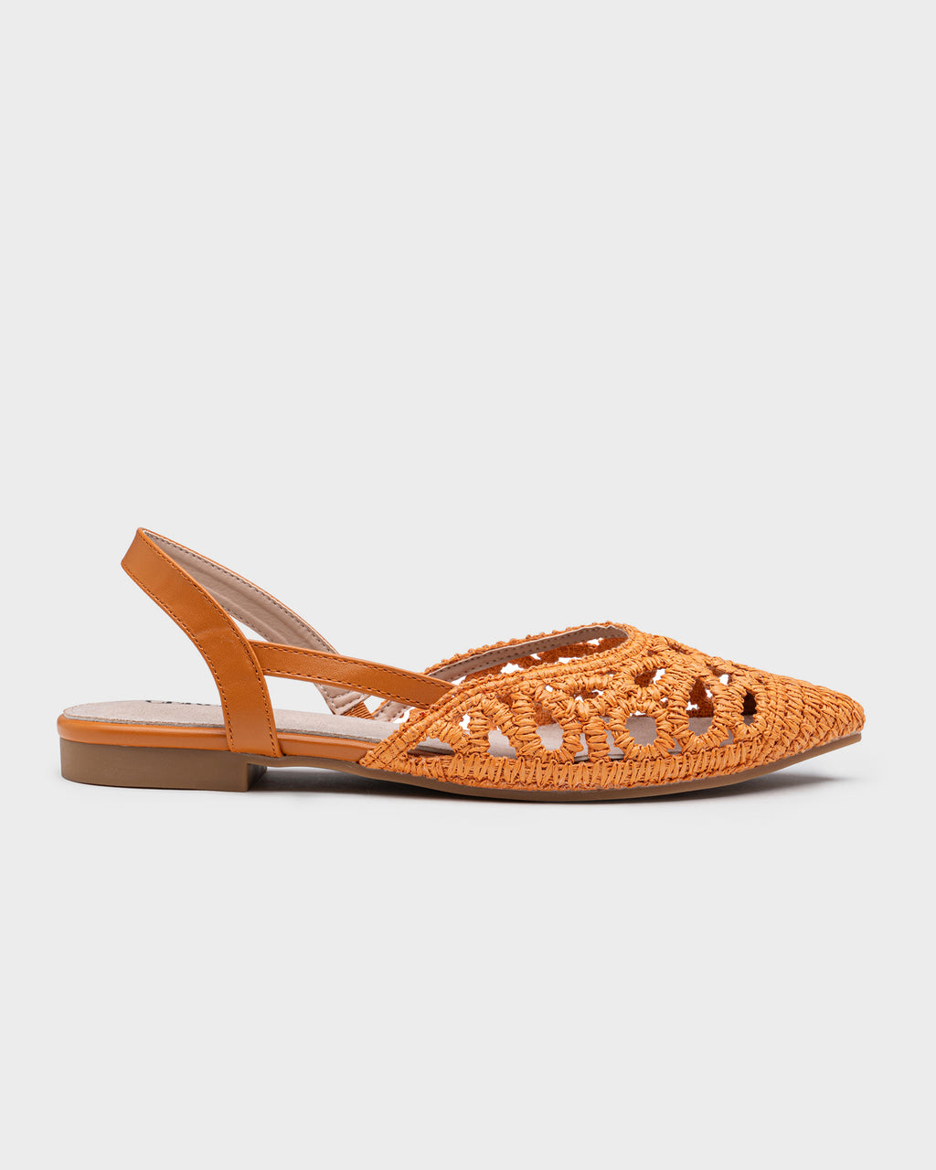 Sapatos baixos com bico trançado e design sem calcanhar