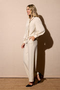 Conjunto Bege - Blusa "Envelope" com Cinto e Saia Longa