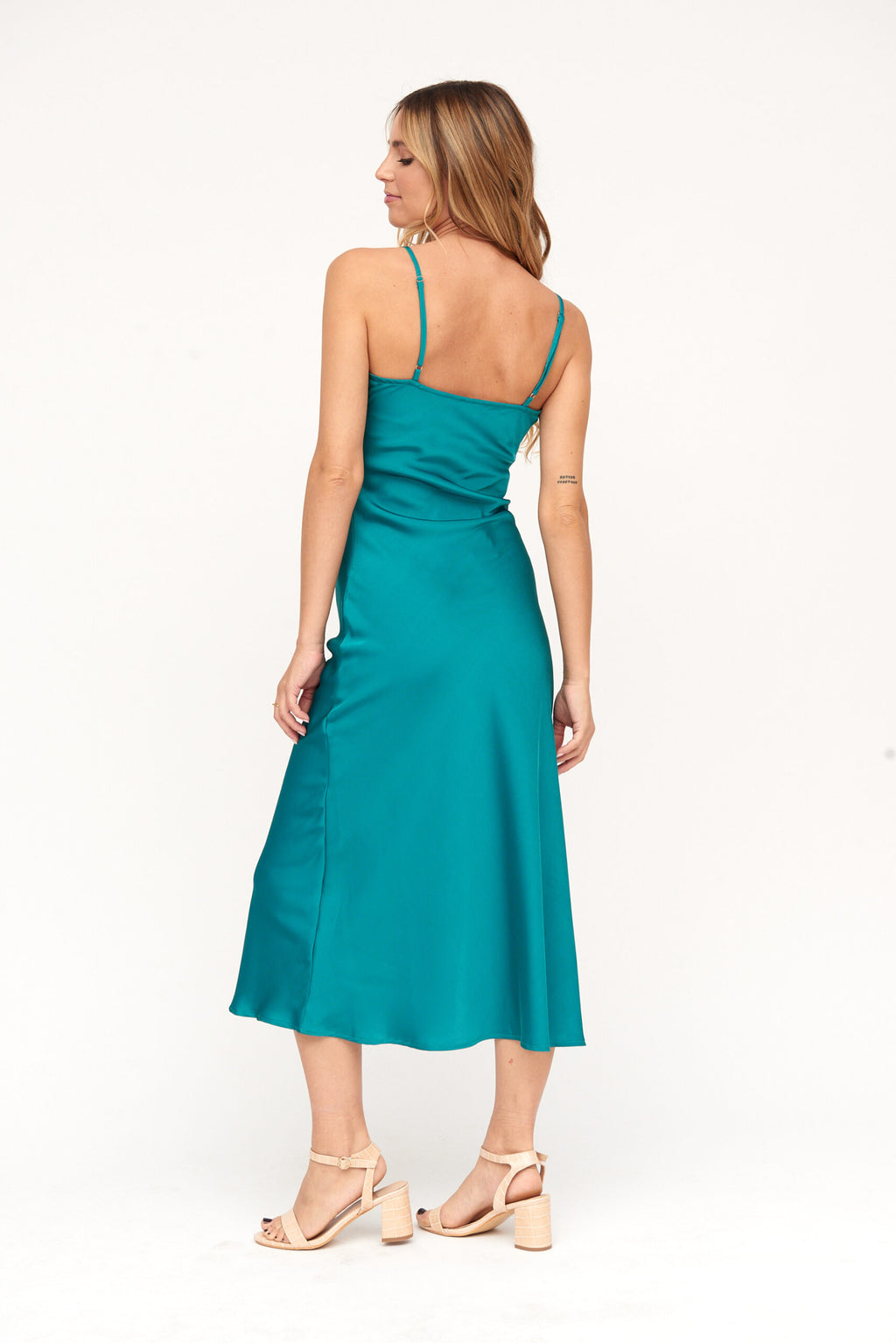 Vestido Midi com Abertura