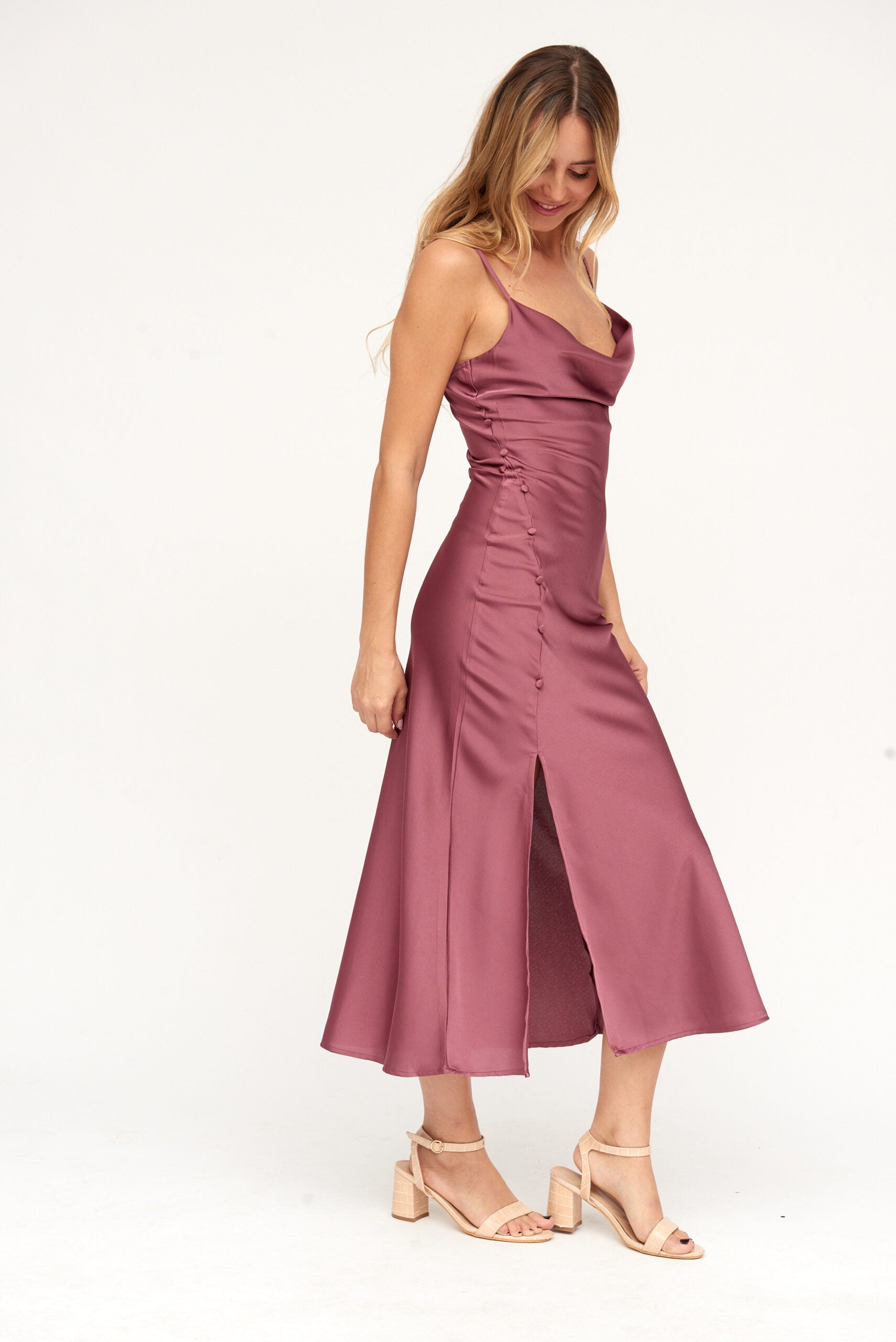 Vestido Midi com Abertura