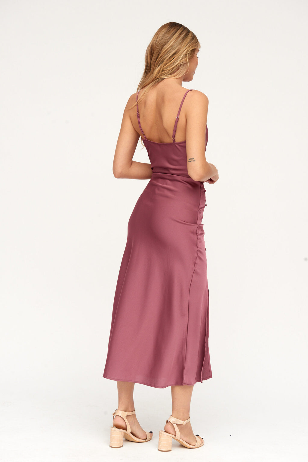 Vestido Midi com Abertura