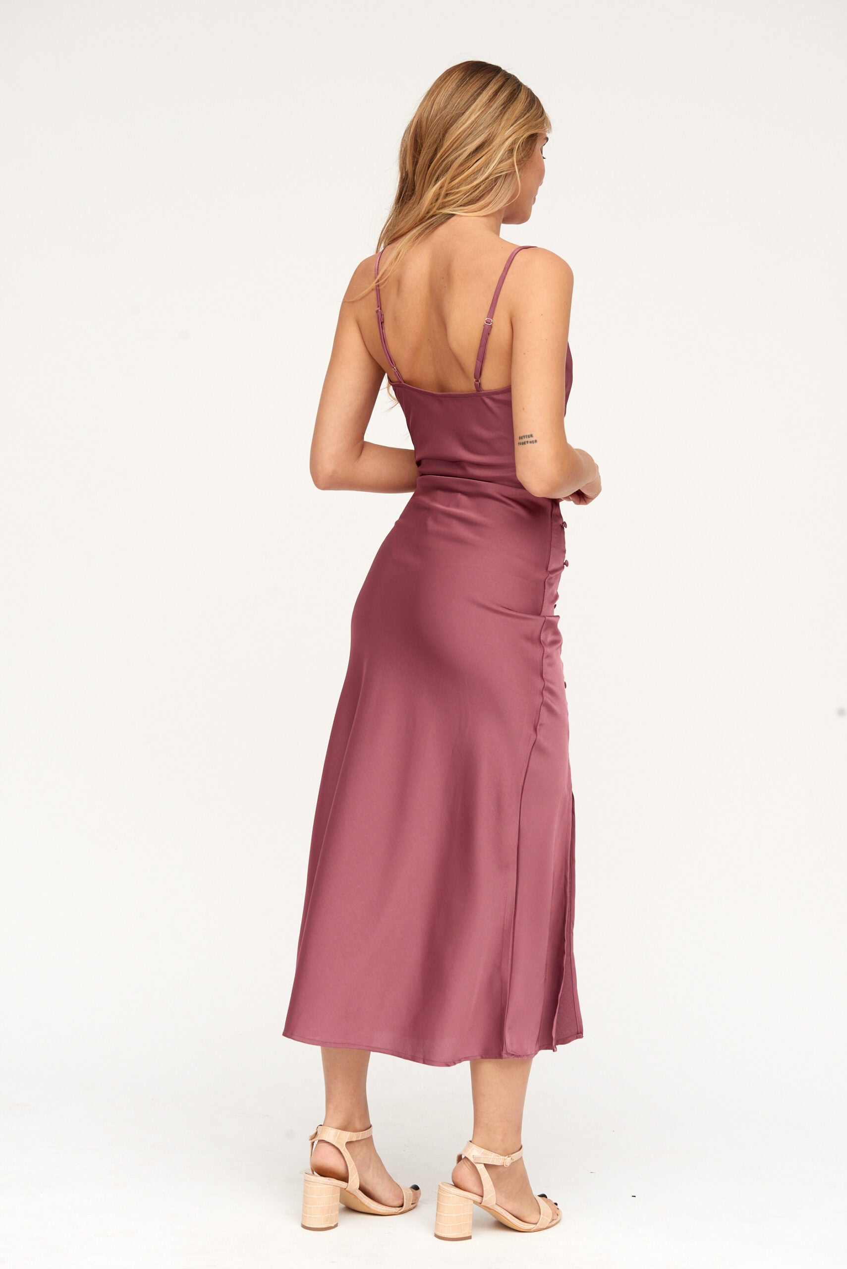 Vestido Midi com Abertura