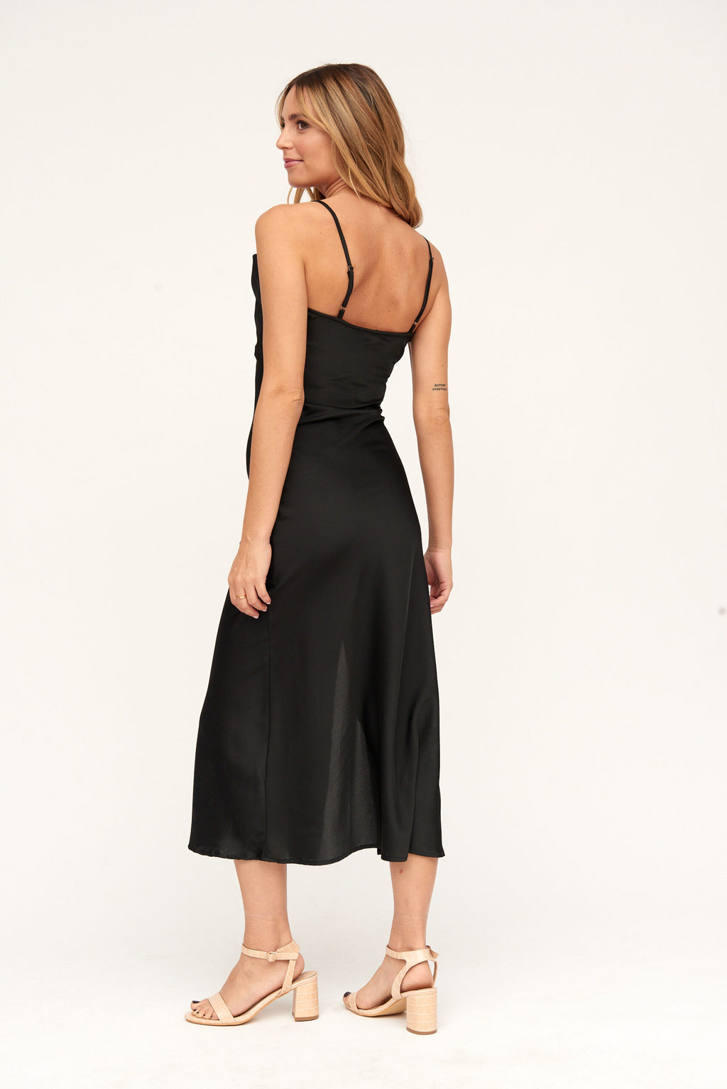 Vestido Midi com Abertura