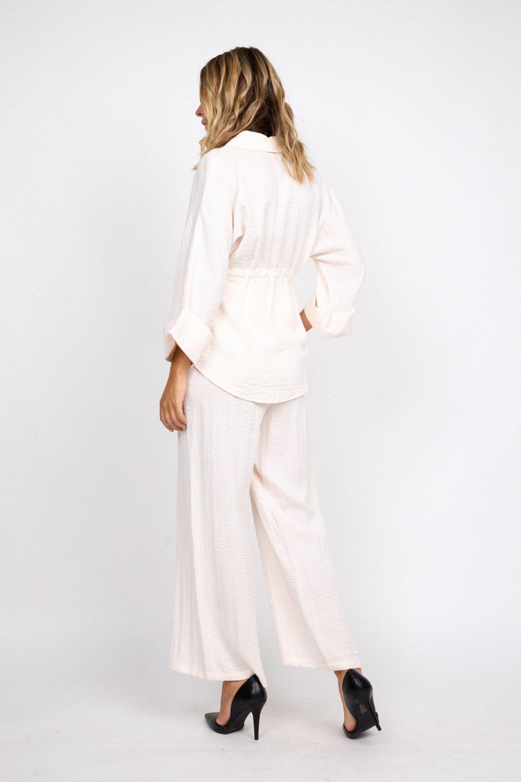 Conjunto Total White - Camisa e Calça Perna Larga