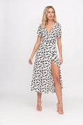 Vestido longo branco com estampagem de margaridas