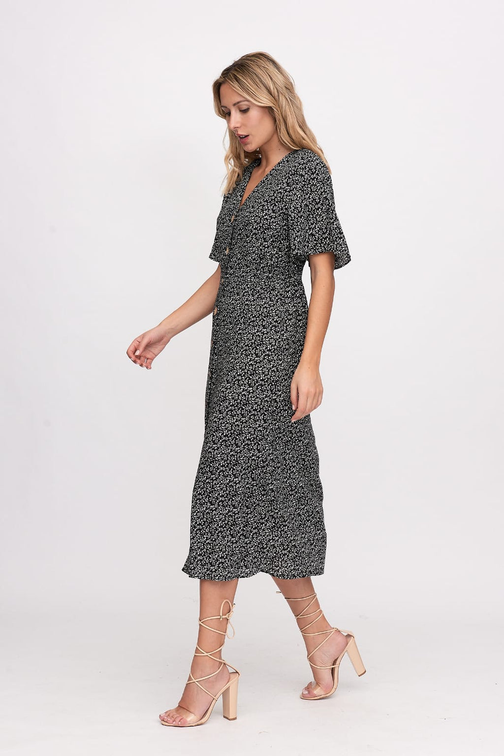 Vestido longo preto estampado com mangas curtas