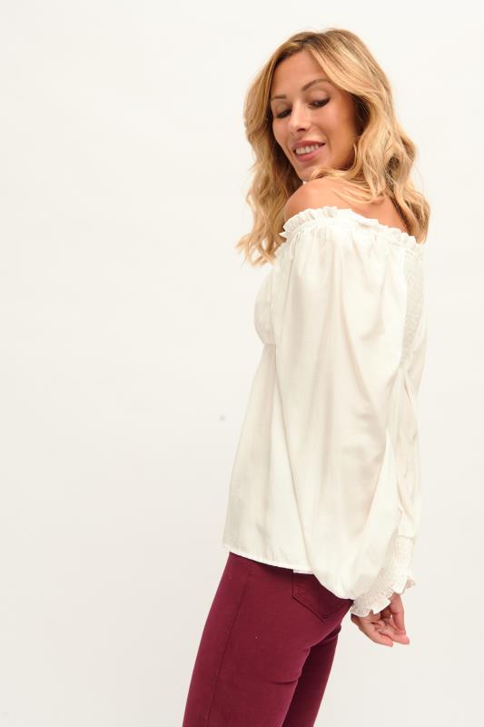 Blusa Branca com Decote Bardot