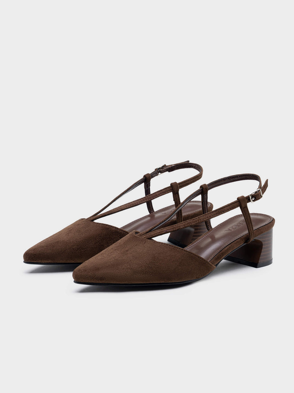 Sapatos de salto fino com tiras
