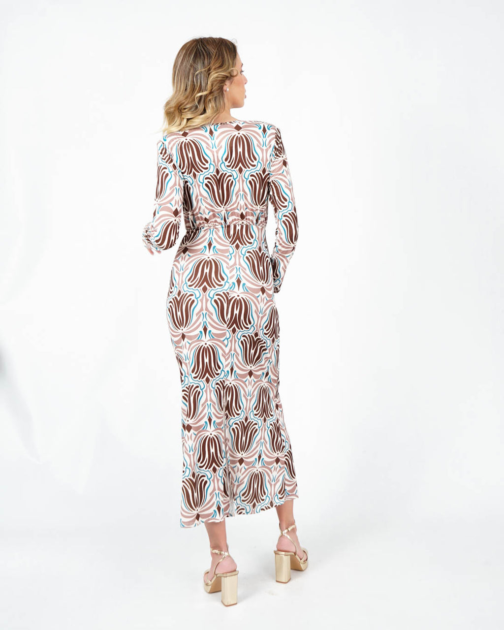 Vestido com estampagem floral