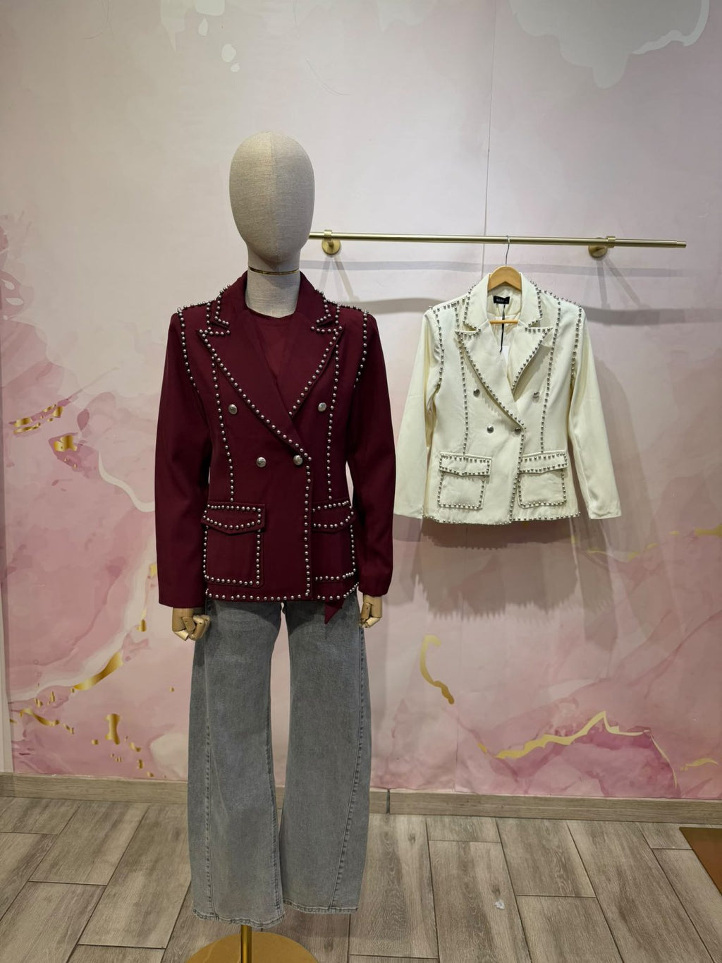 Blazer Estruturado com Tachas e Ombreiras