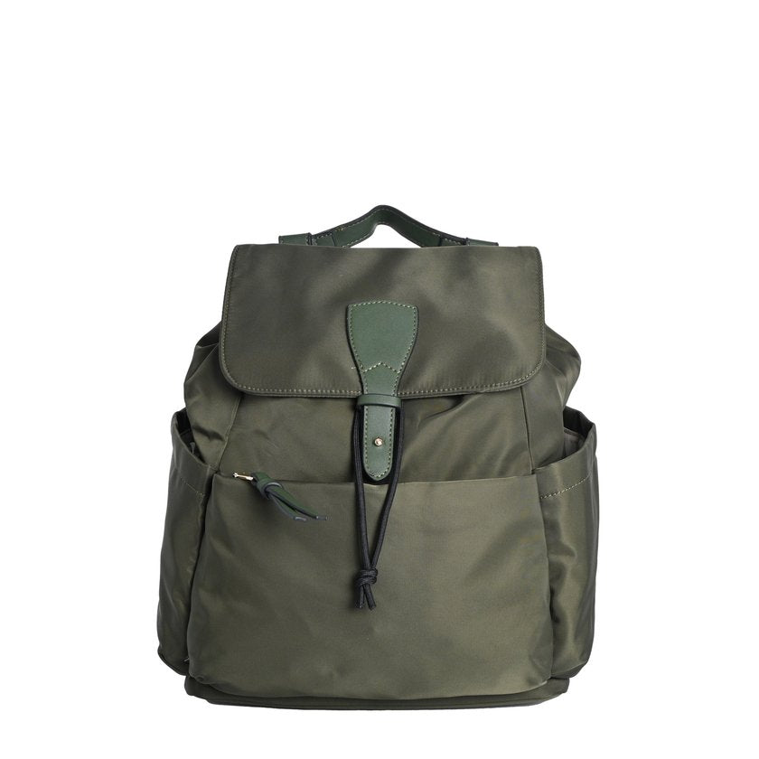 Mochila em nylon com diversos bolsos exteriores
