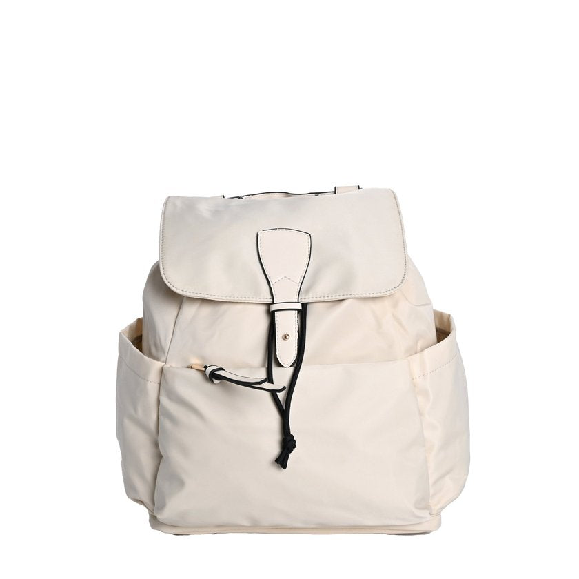 Mochila em nylon com diversos bolsos exteriores