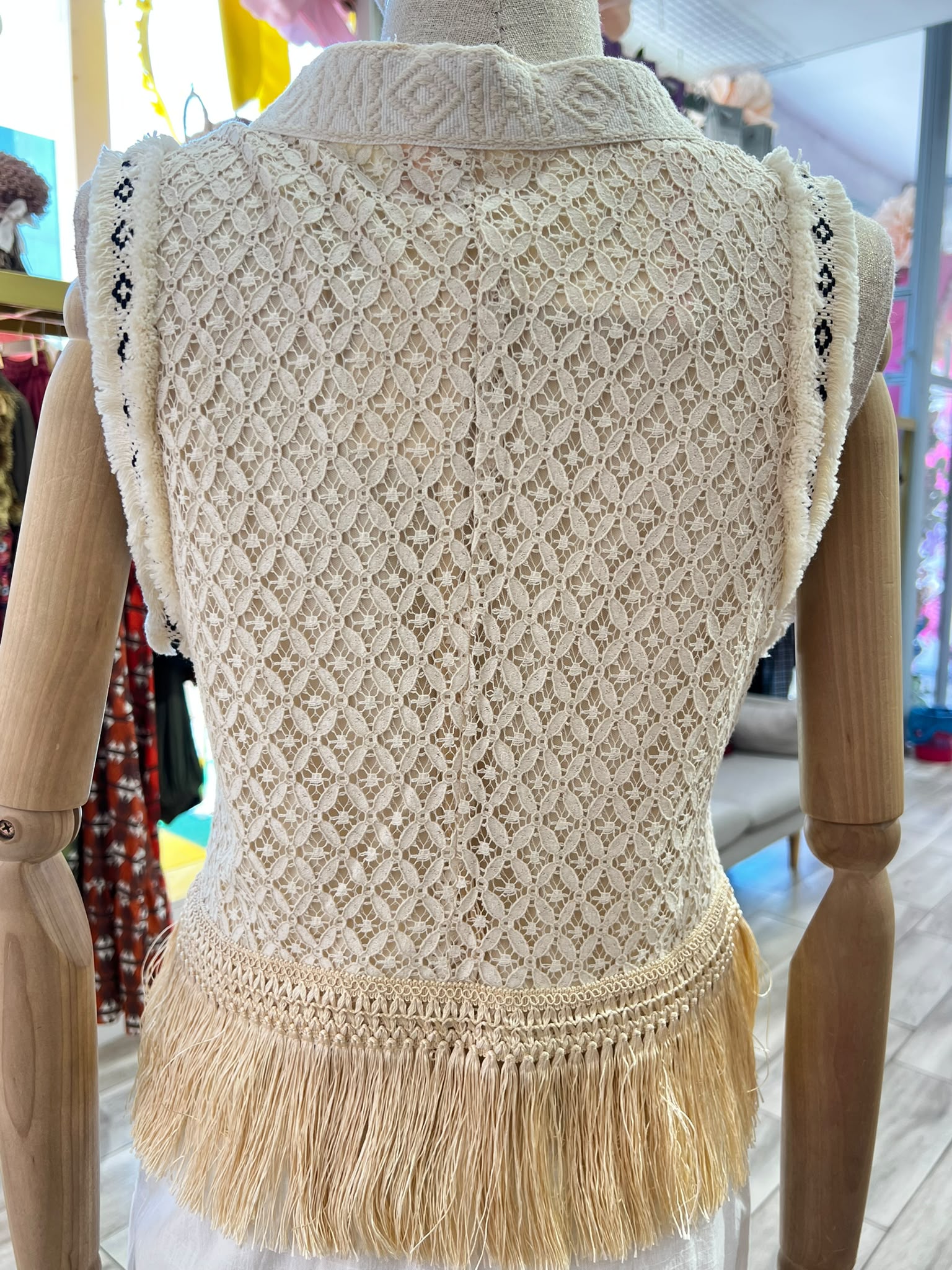 Colete de renda Boho Maya Cru
